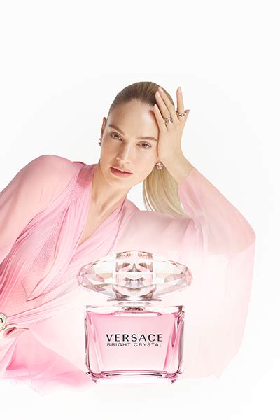 versace commercial 2018 bright crystal model|Versace commercial model.